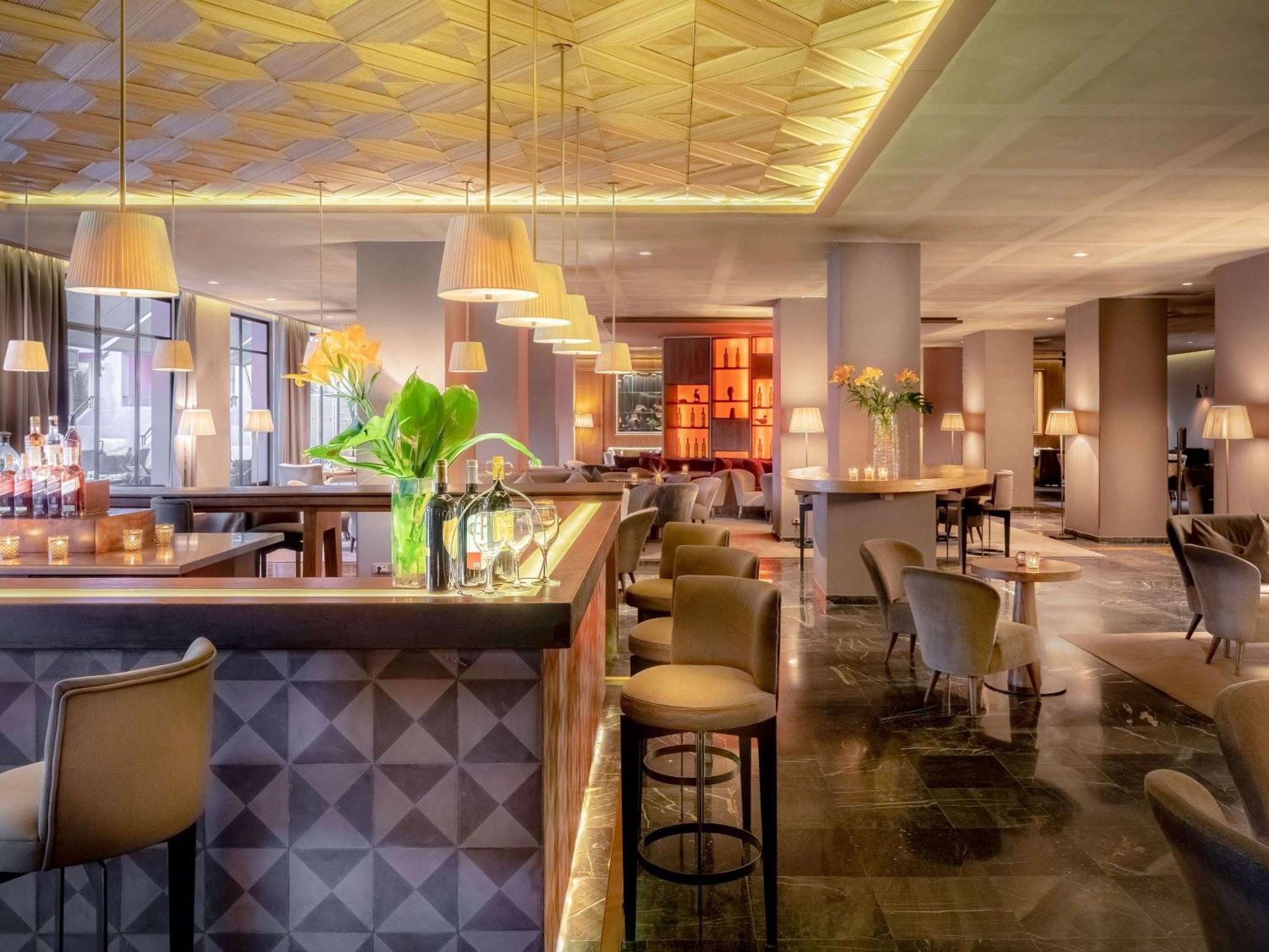 索菲特马拉喀什酒廊和Spa酒店 外观 照片 The bar at the hotel